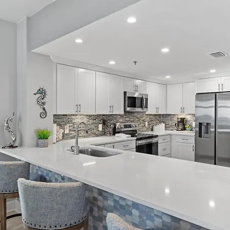 Jade East Towers 0150 By Newman-Dailey Apartment